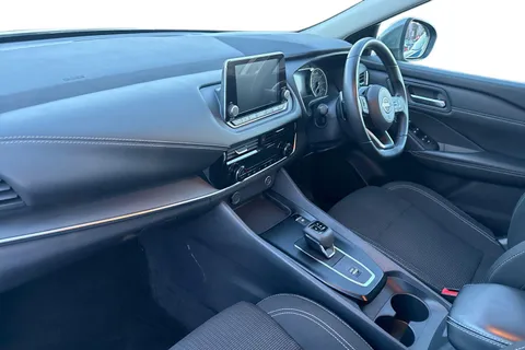 YF72JVD Nissan Qashqai 1.3 DIG-T MHEV Acenta Premium XTRON Euro 6 (s/s) 5dr Thumbnail #9