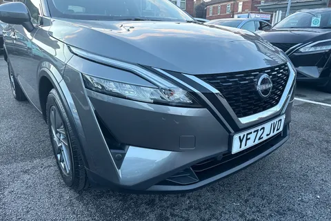 YF72JVD Nissan Qashqai 1.3 DIG-T MHEV Acenta Premium XTRON Euro 6 (s/s) 5dr Thumbnail #17