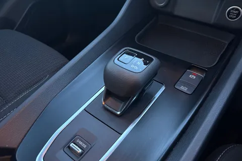 YF72JVD Nissan Qashqai 1.3 DIG-T MHEV Acenta Premium XTRON Euro 6 (s/s) 5dr Thumbnail #20