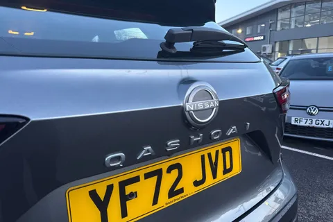 YF72JVD Nissan Qashqai 1.3 DIG-T MHEV Acenta Premium XTRON Euro 6 (s/s) 5dr Thumbnail #25