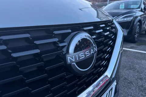 YF72JVD Nissan Qashqai 1.3 DIG-T MHEV Acenta Premium XTRON Euro 6 (s/s) 5dr Thumbnail #26