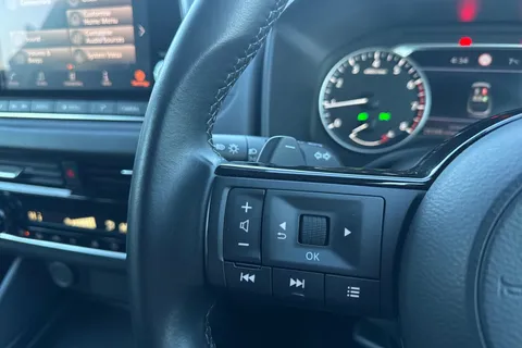 YF72JVD Nissan Qashqai 1.3 DIG-T MHEV Acenta Premium XTRON Euro 6 (s/s) 5dr Thumbnail #34