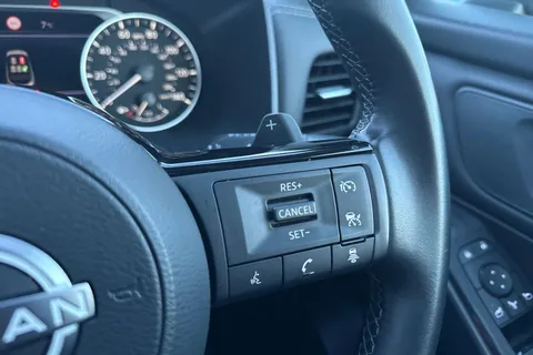 YF72JVD Nissan Qashqai 1.3 DIG-T MHEV Acenta Premium XTRON Euro 6 (s/s) 5dr Thumbnail #35