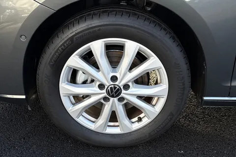 MF25JFY Volkswagen Caddy 1.5 eHybrid 150 Commerce Pro Van DSG [Tech] Thumbnail #7