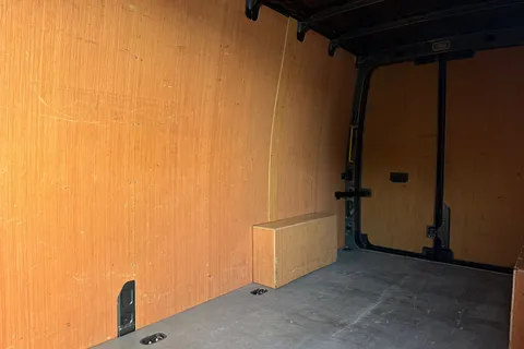 ML74VZY Volkswagen Crafter 2.0 TDI 140PS Commerce Plus High Roof Van Thumbnail #15