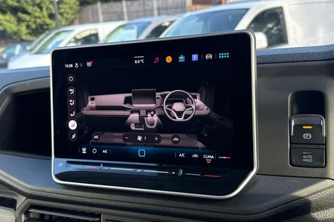 ML74VZY Volkswagen Crafter 2.0 TDI 140PS Commerce Plus High Roof Van Thumbnail #20