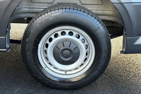 ML74VZY Volkswagen Crafter 2.0 TDI 140PS Commerce Plus High Roof Van Thumbnail #23