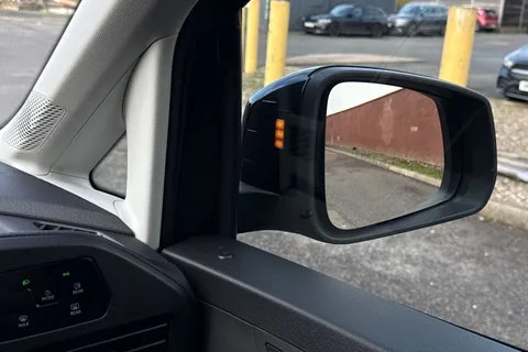 PE25VML Volkswagen Caddy 2.0 TDI 102PS Commerce Plus Van [Tech Pack] Thumbnail #20