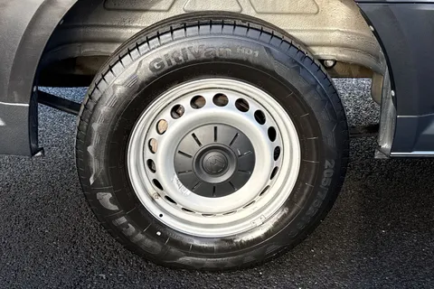 ML74VZY Volkswagen Crafter 2.0 TDI 140PS Commerce Plus High Roof Van Thumbnail #24