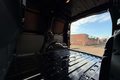 PE25VML Volkswagen Caddy 2.0 TDI 102PS Commerce Plus Van [Tech Pack] Thumbnail #44