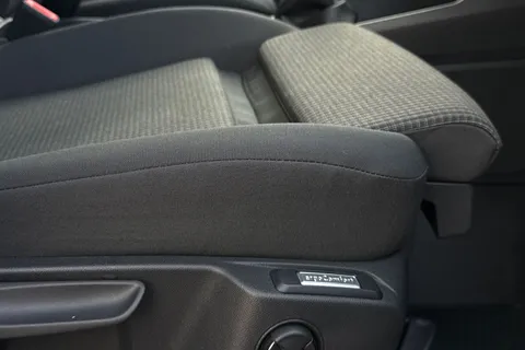 PE25VML Volkswagen Caddy 2.0 TDI 102PS Commerce Plus Van [Tech Pack] Thumbnail #52