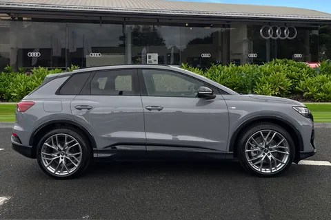  Audi Q4 e-tron 45 Black Edition Auto 5dr 82kWh Thumbnail #4