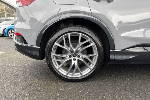  Audi Q4 e-tron 45 Black Edition Auto 5dr 82kWh Thumbnail #11