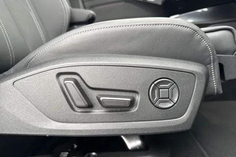  Audi Q4 e-tron 45 Black Edition Auto 5dr 82kWh Thumbnail #45