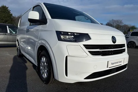 8 of 60 for VOLKSWAGEN TRANSPORTER 100kW 65kWh Commerce Pro Van Auto