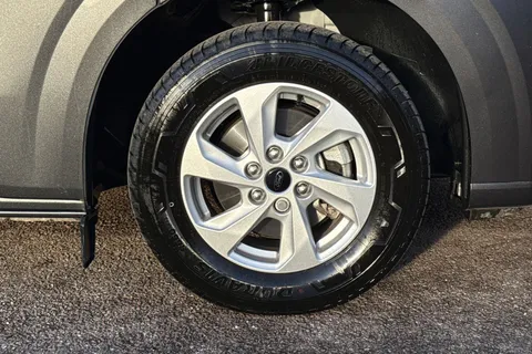 MD74DPO Ford E-Transit Custom 100kW 136PS H1 Van Limited Auto Thumbnail #10