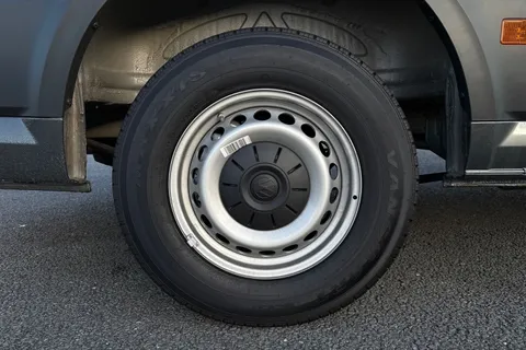 DE75XOA Volkswagen Crafter CR35 Panel van Commerce Plus MWB 140 PS 2.0 TDI 8sp DSG - LED's Thumbnail #11