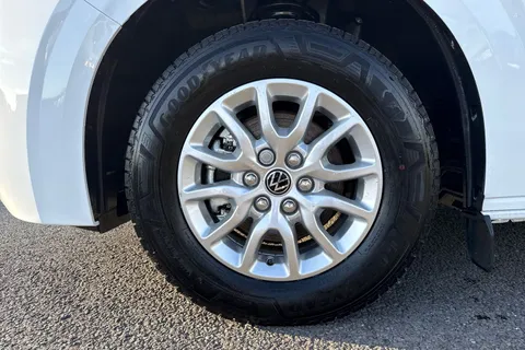 12 of 60 for VOLKSWAGEN TRANSPORTER 100kW 65kWh Commerce Pro Van Auto