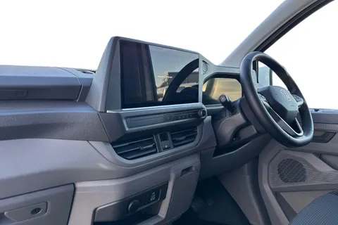 14 of 60 for VOLKSWAGEN TRANSPORTER 100kW 65kWh Commerce Pro Van Auto