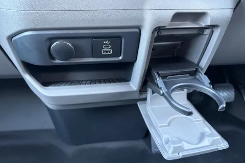 22 of 60 for VOLKSWAGEN TRANSPORTER 100kW 65kWh Commerce Pro Van Auto