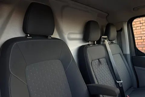 MD74DPO Ford E-Transit Custom 100kW 136PS H1 Van Limited Auto Thumbnail #24