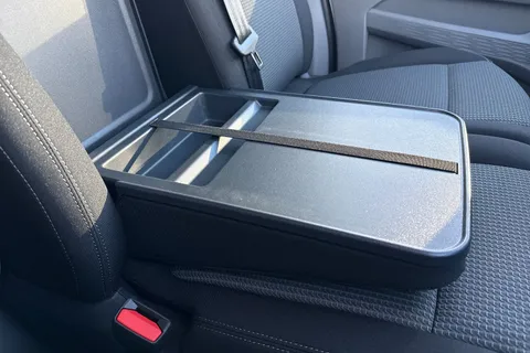 33 of 60 for VOLKSWAGEN TRANSPORTER 100kW 65kWh Commerce Pro Van Auto