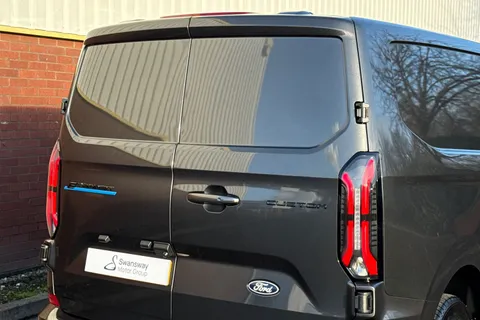 MD74DPO Ford E-Transit Custom 100kW 136PS H1 Van Limited Auto Thumbnail #36