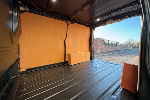 MD74DPO Ford E-Transit Custom 100kW 136PS H1 Van Limited Auto Thumbnail #48