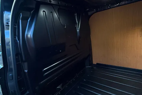 MD74DPO Ford E-Transit Custom 100kW 136PS H1 Van Limited Auto Thumbnail #51