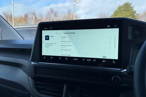 55 of 60 for VOLKSWAGEN TRANSPORTER 100kW 65kWh Commerce Pro Van Auto