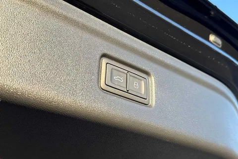 KJ25MKX Audi A6 270kW Performance 100kWh S Line 5dr Auto Thumbnail #38