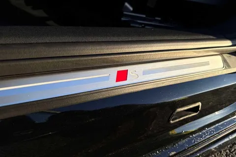 KJ25MKX Audi A6 270kW Performance 100kWh S Line 5dr Auto Thumbnail #42