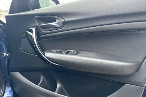 NV18USY BMW 1 Series 118i [1.5] Sport 5dr [Nav] Thumbnail #17
