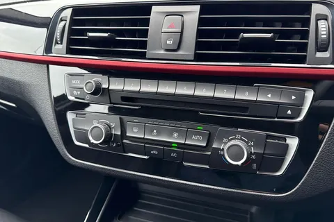 NV18USY BMW 1 Series 118i [1.5] Sport 5dr [Nav] Thumbnail #18