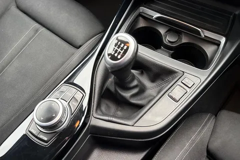 NV18USY BMW 1 Series 118i [1.5] Sport 5dr [Nav] Thumbnail #19