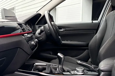 NV18USY BMW 1 Series 118i [1.5] Sport 5dr [Nav] Thumbnail #32