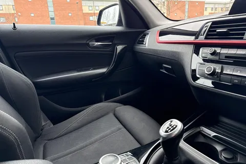 NV18USY BMW 1 Series 118i [1.5] Sport 5dr [Nav] Thumbnail #60