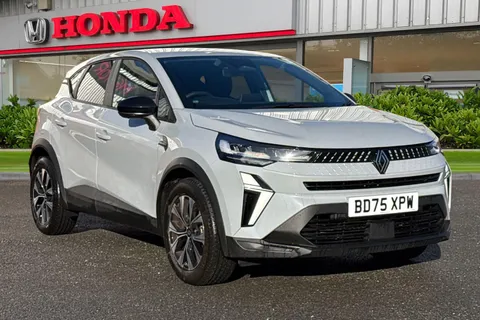 BD75XPW Renault Captur 1.8 E-Tech Full Hybrid 160 Evolution 5dr Auto Thumbnail #2