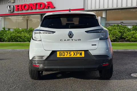 BD75XPW Renault Captur 1.8 E-Tech Full Hybrid 160 Evolution 5dr Auto Thumbnail #8