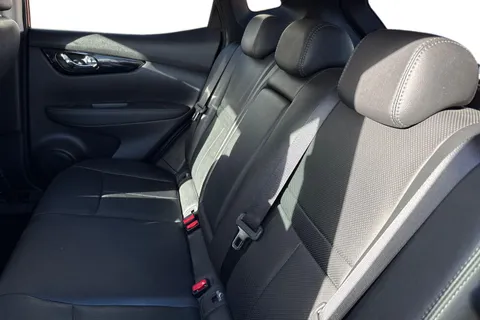 YK16BKB Nissan Qashqai 1.5 dCi Tekna 5dr Thumbnail #9