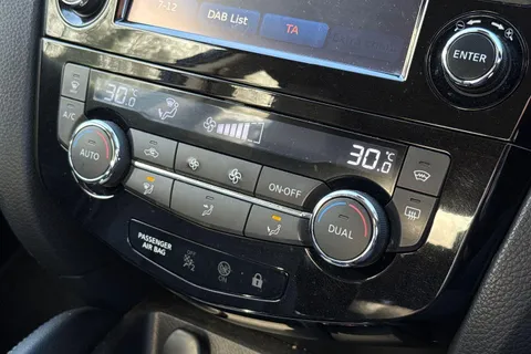 YK16BKB Nissan Qashqai 1.5 dCi Tekna 5dr Thumbnail #15