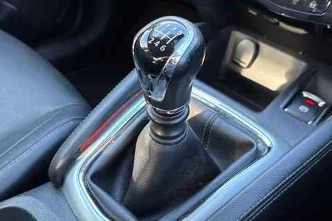 YK16BKB Nissan Qashqai 1.5 dCi Tekna 5dr Thumbnail #16