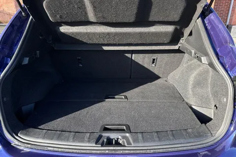 YK16BKB Nissan Qashqai 1.5 dCi Tekna 5dr Thumbnail #17