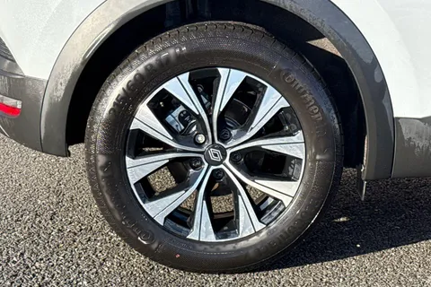 BD75XPW Renault Captur 1.8 E-Tech Full Hybrid 160 Evolution 5dr Auto Thumbnail #21