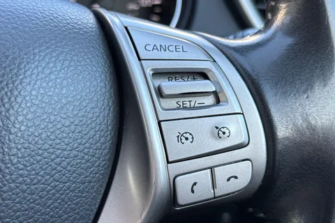 YK16BKB Nissan Qashqai 1.5 dCi Tekna 5dr Thumbnail #35