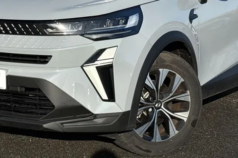 BD75XPW Renault Captur 1.8 E-Tech Full Hybrid 160 Evolution 5dr Auto Thumbnail #35