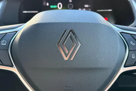 BD75XPW Renault Captur 1.8 E-Tech Full Hybrid 160 Evolution 5dr Auto Thumbnail #36