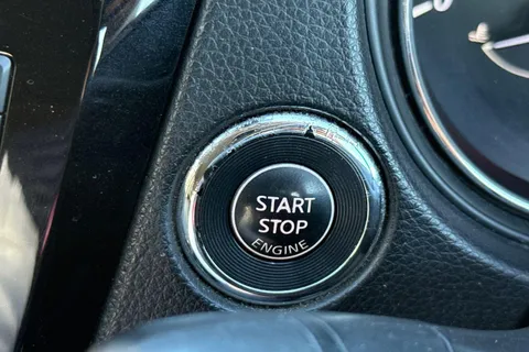 YK16BKB Nissan Qashqai 1.5 dCi Tekna 5dr Thumbnail #37