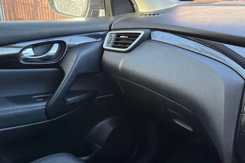 YK16BKB Nissan Qashqai 1.5 dCi Tekna 5dr Thumbnail #41