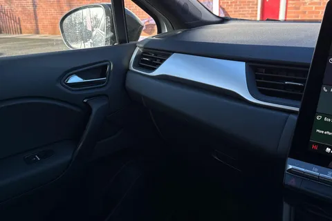 BD75XPW Renault Captur 1.8 E-Tech Full Hybrid 160 Evolution 5dr Auto Thumbnail #41